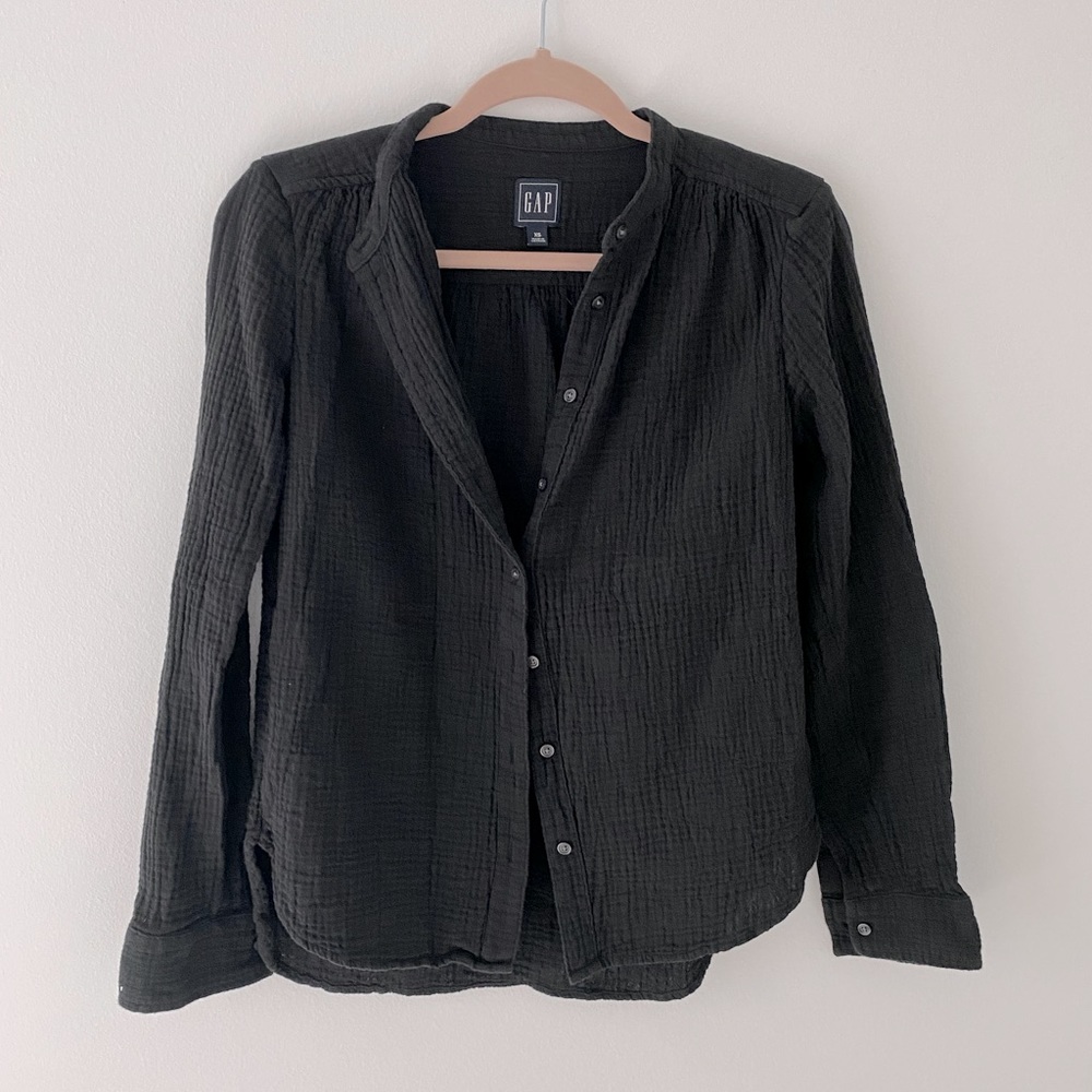 Gap Long Sleeve Woven Button Down Top